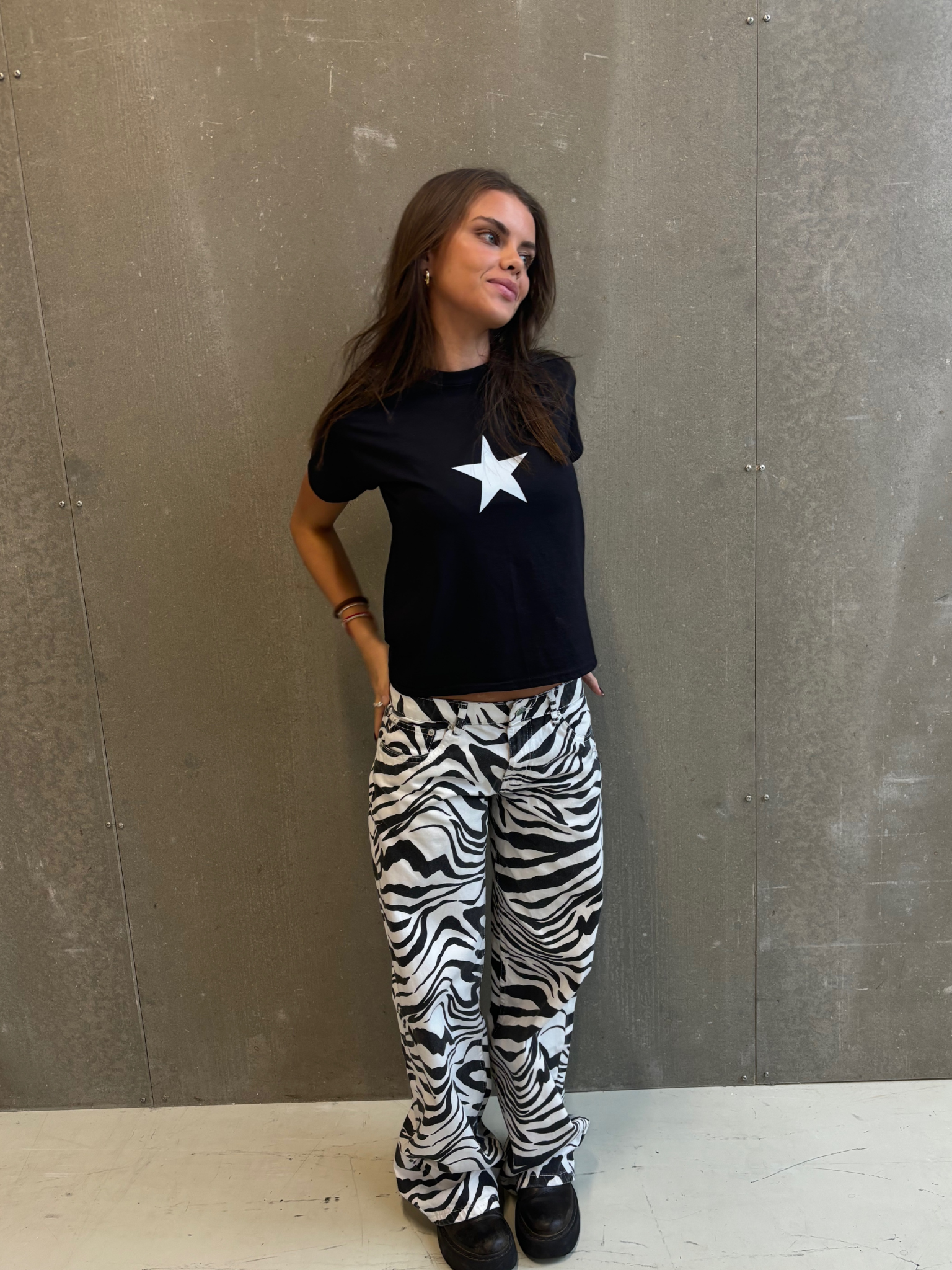 ESTHER DŽÍNY - ZEBRA