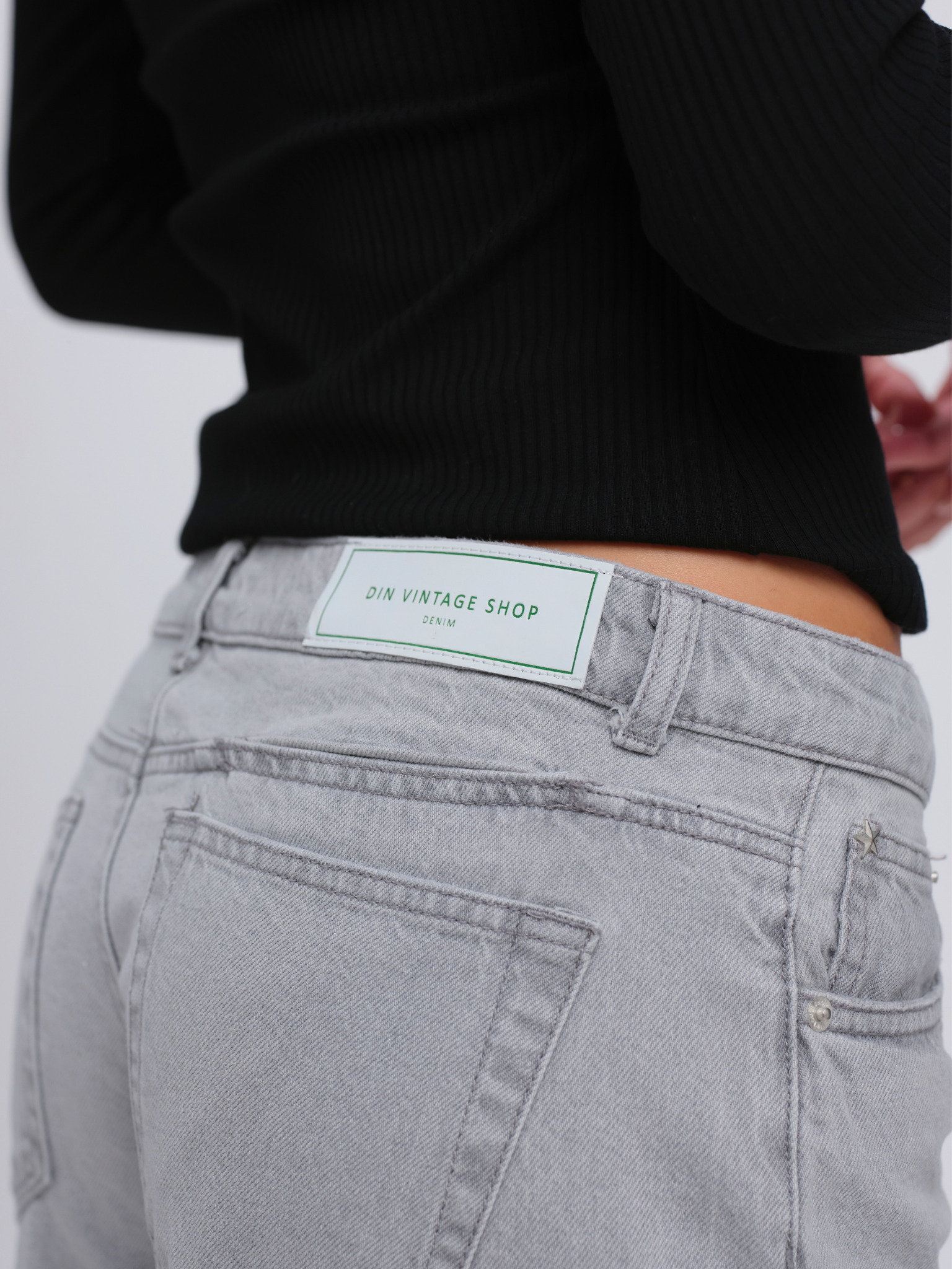 ESTHER JEANS - SVĚTLE ŠEDÉ