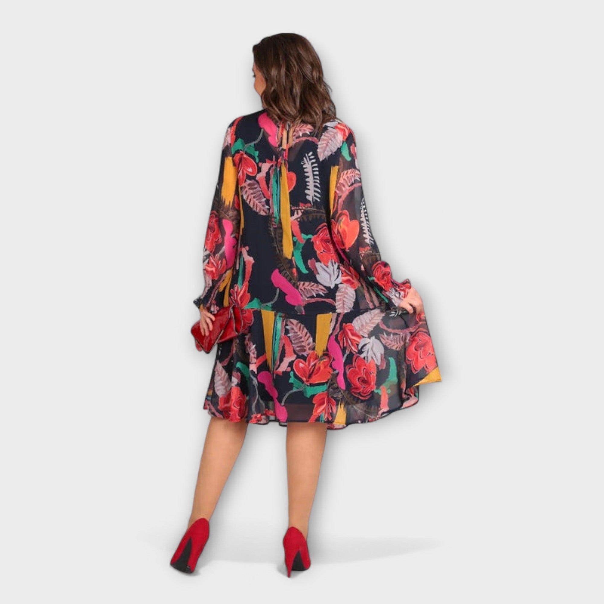 Caroline - Elegantní plus-size šaty pro maximální pohodlí