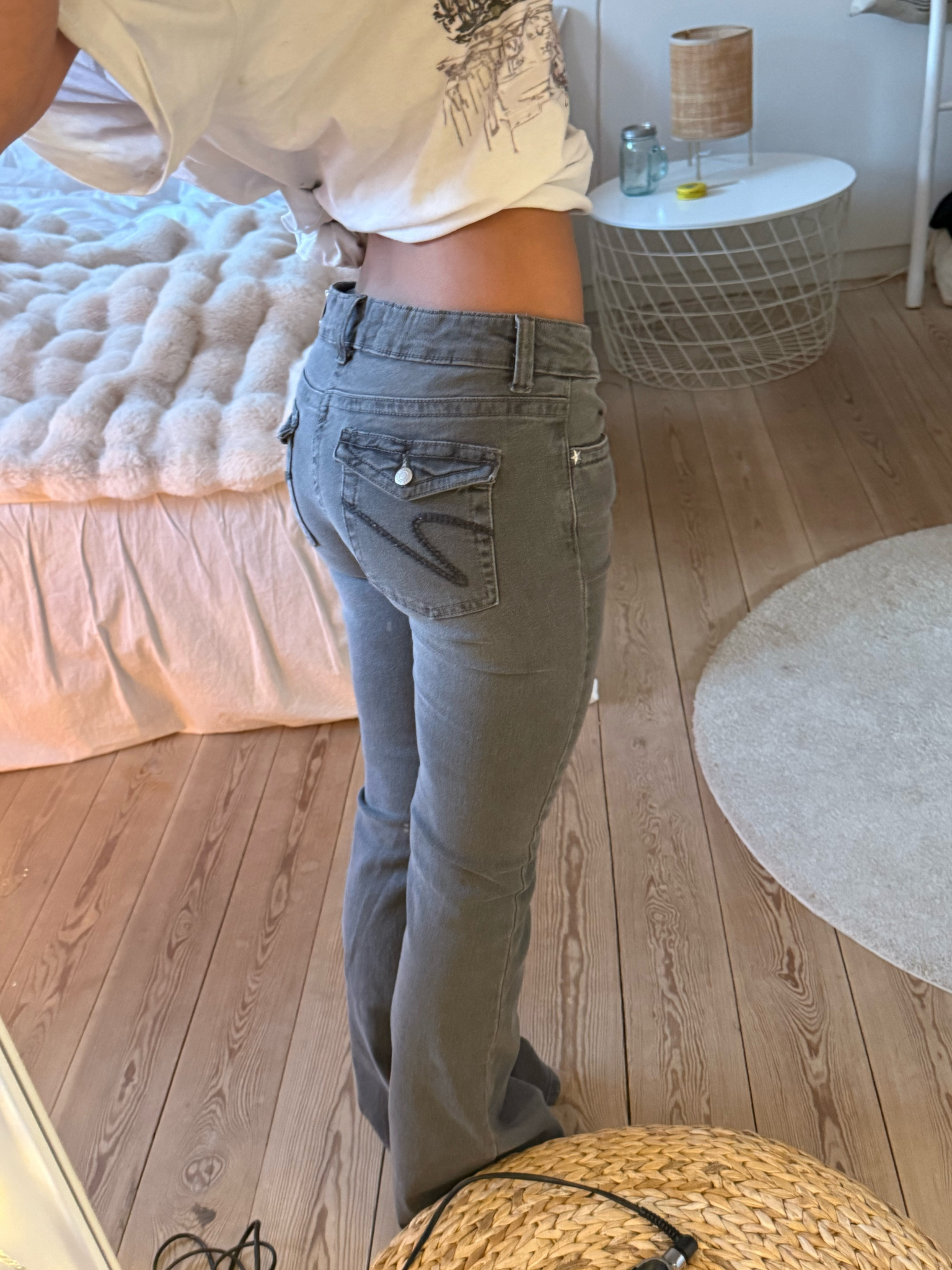 HANNAH Ultra Low Bootcut Džíny - Tmavě šedé