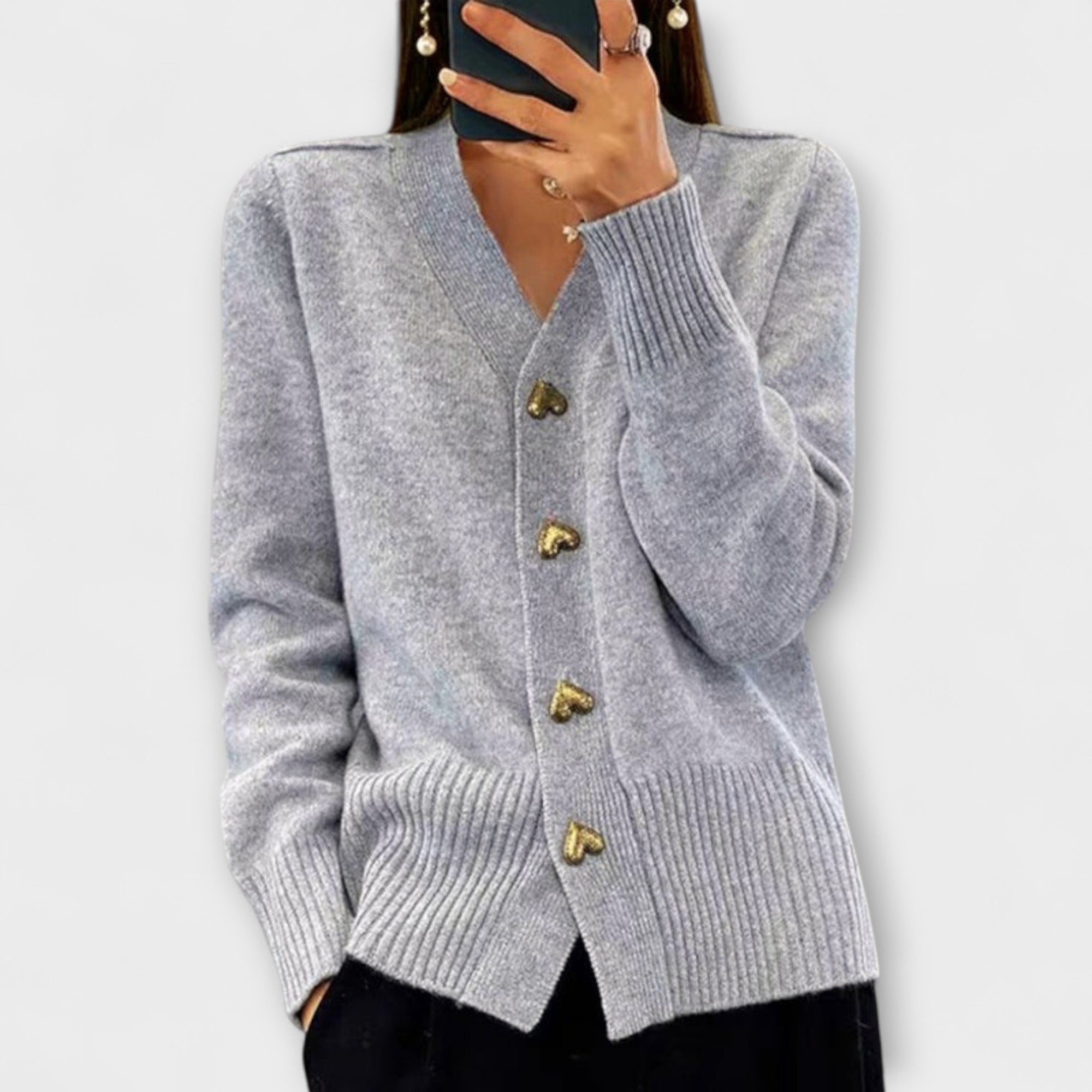 Marij – dámský svetr s véčkovým výstřihem ve vintage stylu
