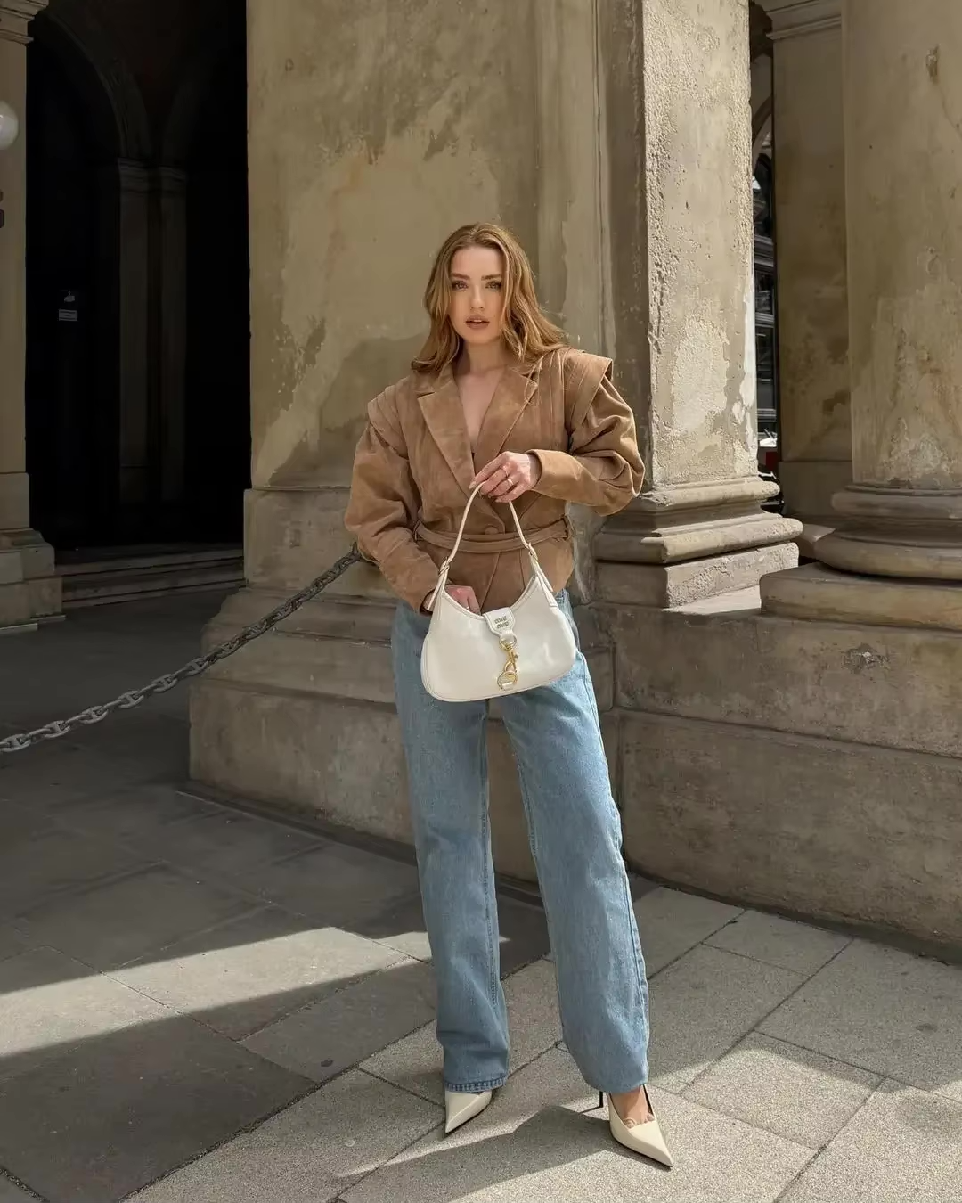 Veloria veganská semišová bunda | Dámská podzimní bunda s detailem na rameni a páskem