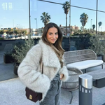 Luxusní faux kožešínová zimní bunda VelvetFur Luxe s širokým límcem a jemným dotekem